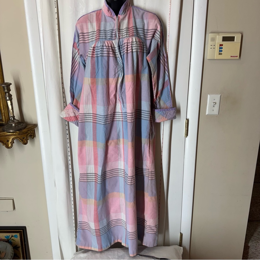 Vintage Laura Adams Plaid Robe